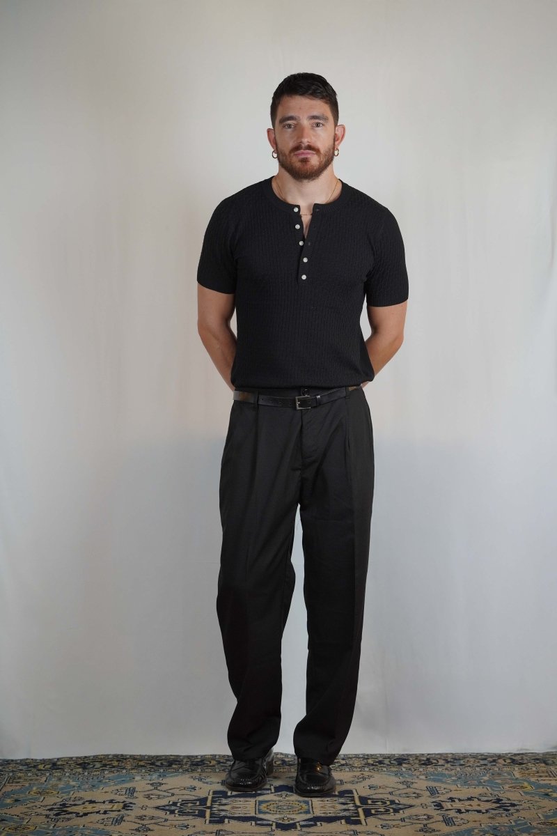 T - SHIRT IN MAGLIA COLLO SERAFINO NERA - Benevierre