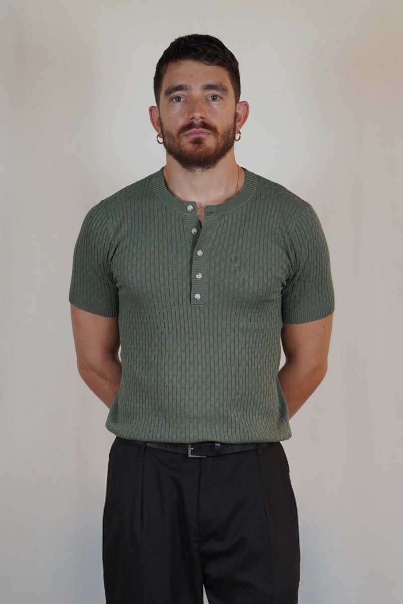 T - SHIRT IN MAGLIA COLLO SERAFINO VERDE - Benevierre