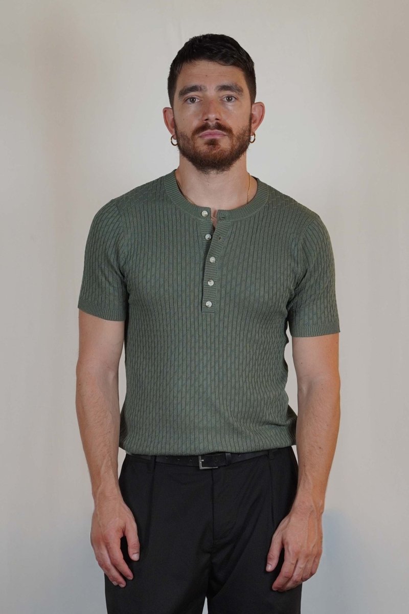 T - SHIRT IN MAGLIA COLLO SERAFINO VERDE - Benevierre