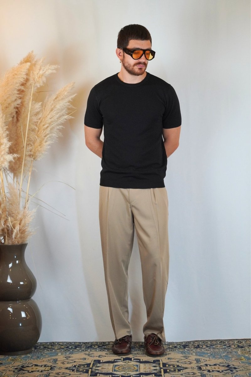 T - SHIRT IN MAGLIA NERA - Benevierre