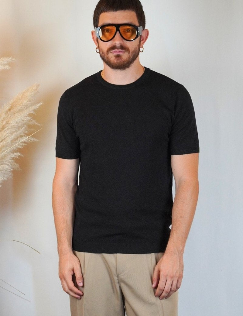 T - SHIRT IN MAGLIA NERA - Benevierre