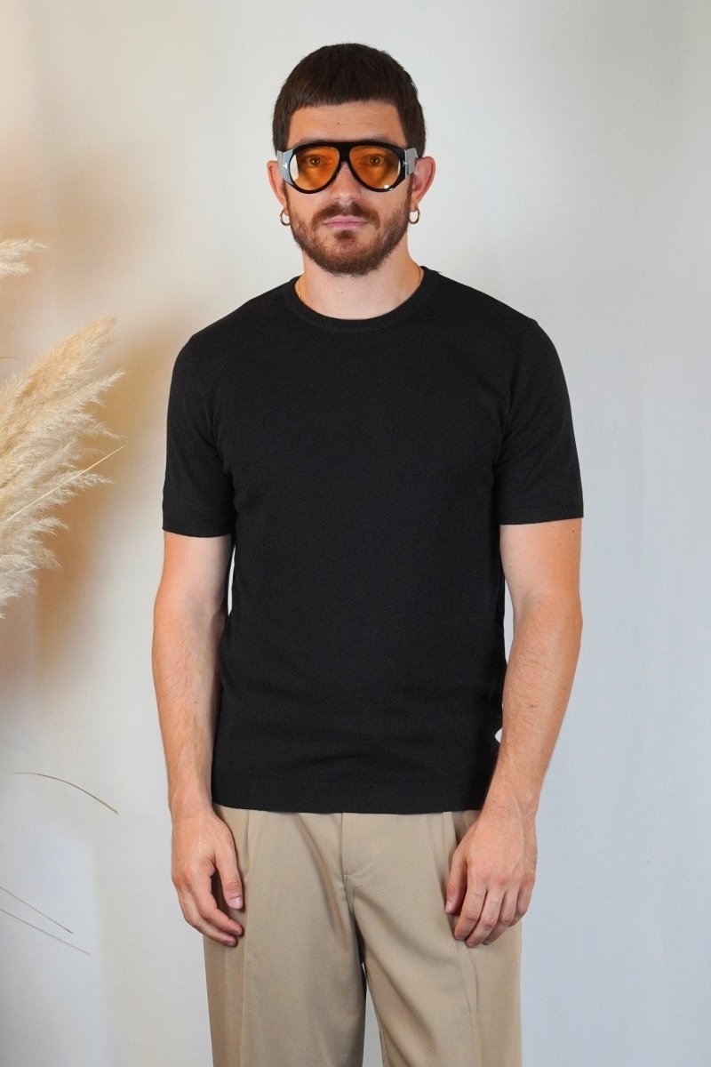 T - SHIRT IN MAGLIA NERA - Benevierre